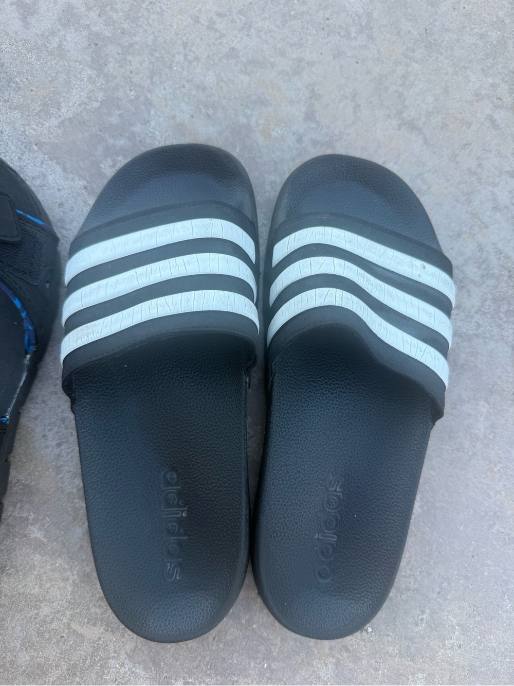 Bundle of 2 Boys Youth Shoes adidas Kids Black Slide & Boys Sport Sandals size 4 - Picture 2 of 9